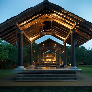 2* Hotel Kumbukgaha
